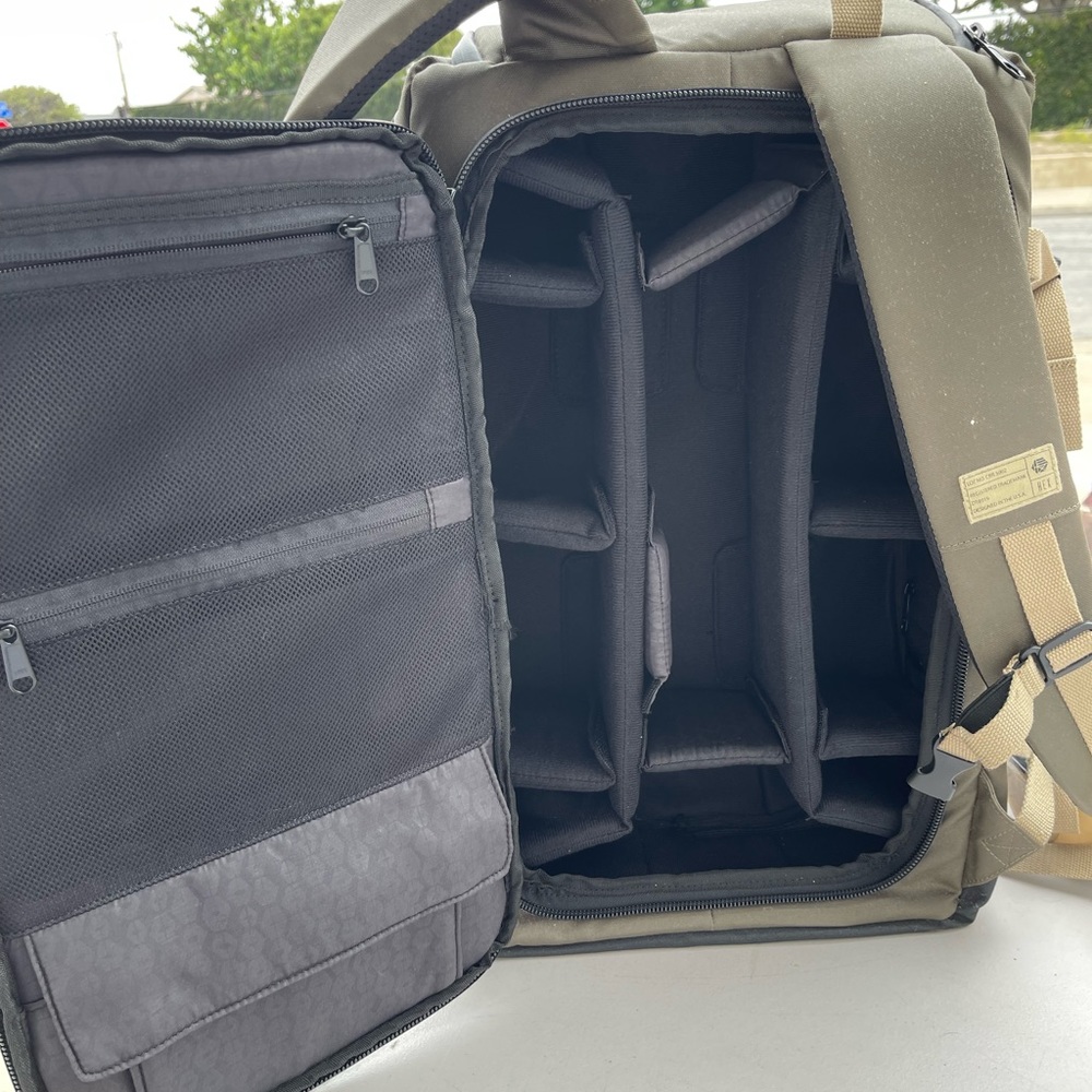 HEX DSLR Camera Backpack - Picture 7 of 9